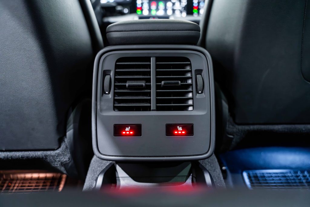 DSC06190-Enhanced-NR